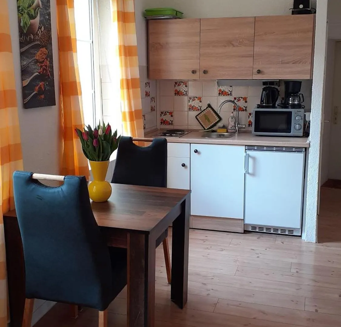 1-Zimmer-Apartment-2-Hochparterre Lubeck